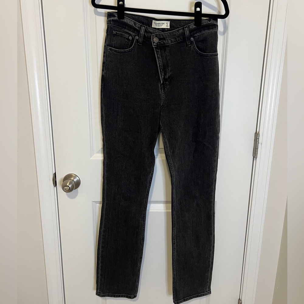 Abercrombie & Fitch 90s Slim Straight Ultra High Rise Jeans | size 27